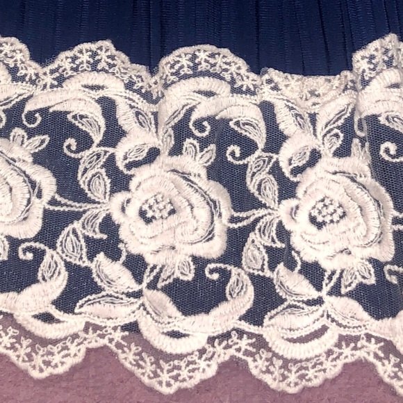 Pleated Lace Dress 💙 - Picture 6 of 11